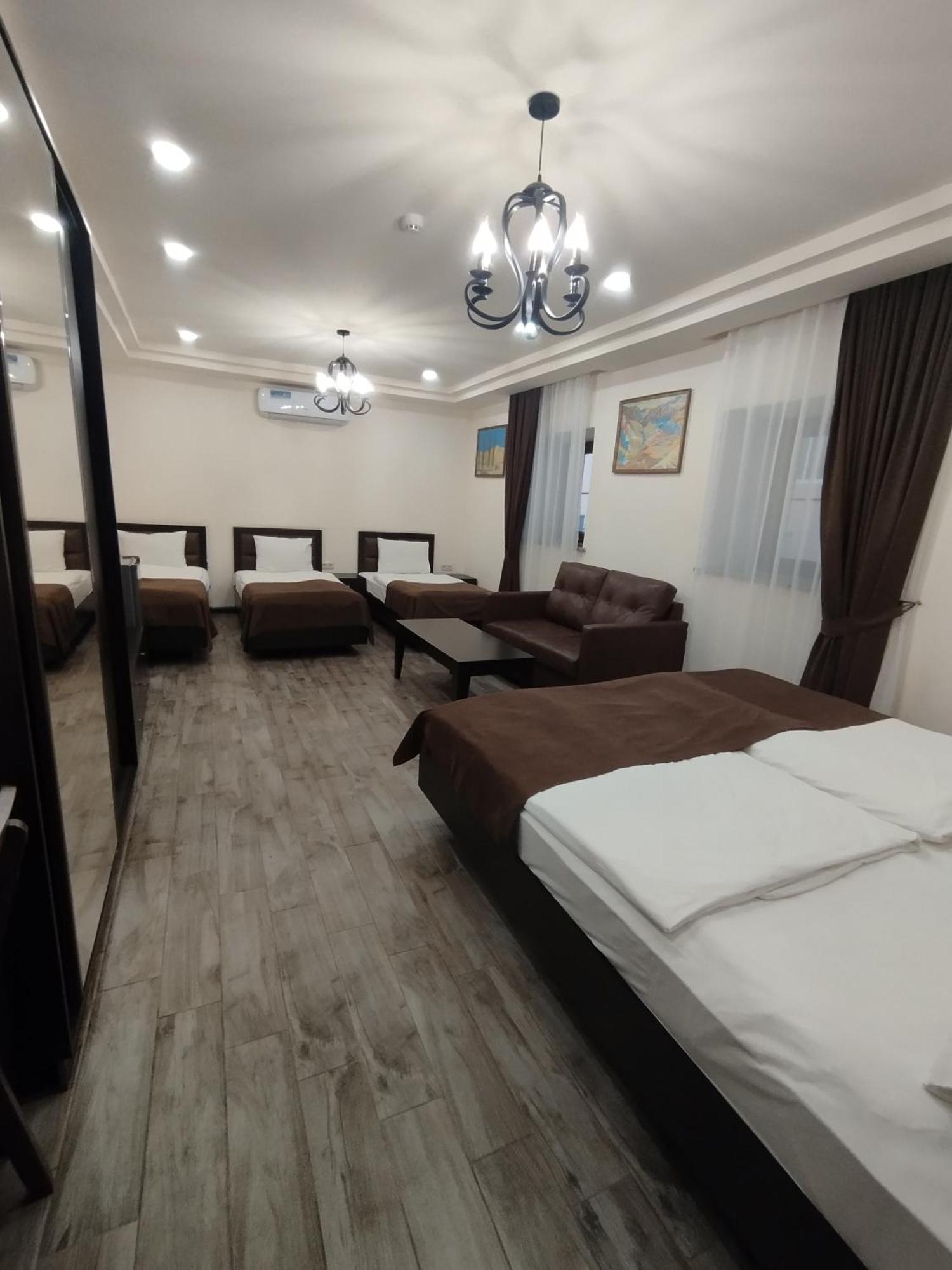 Boutique Living Hotel Yerevan Exterior photo