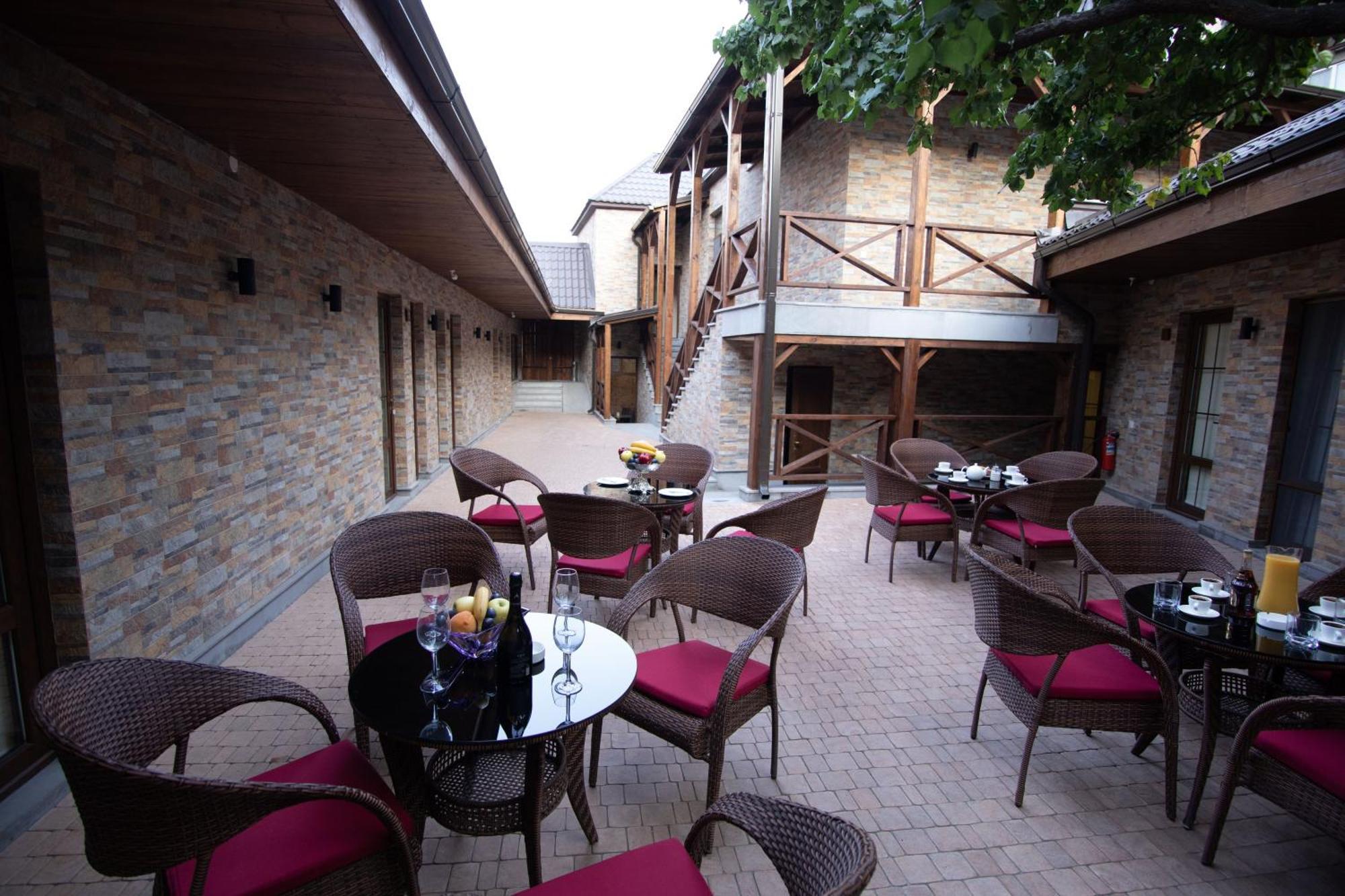 Boutique Living Hotel Yerevan Exterior photo